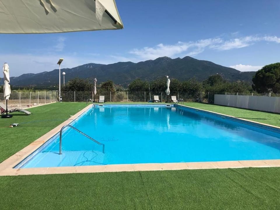 Mountain view, Pool view, Swimming pool, Swimming pool, sunbed