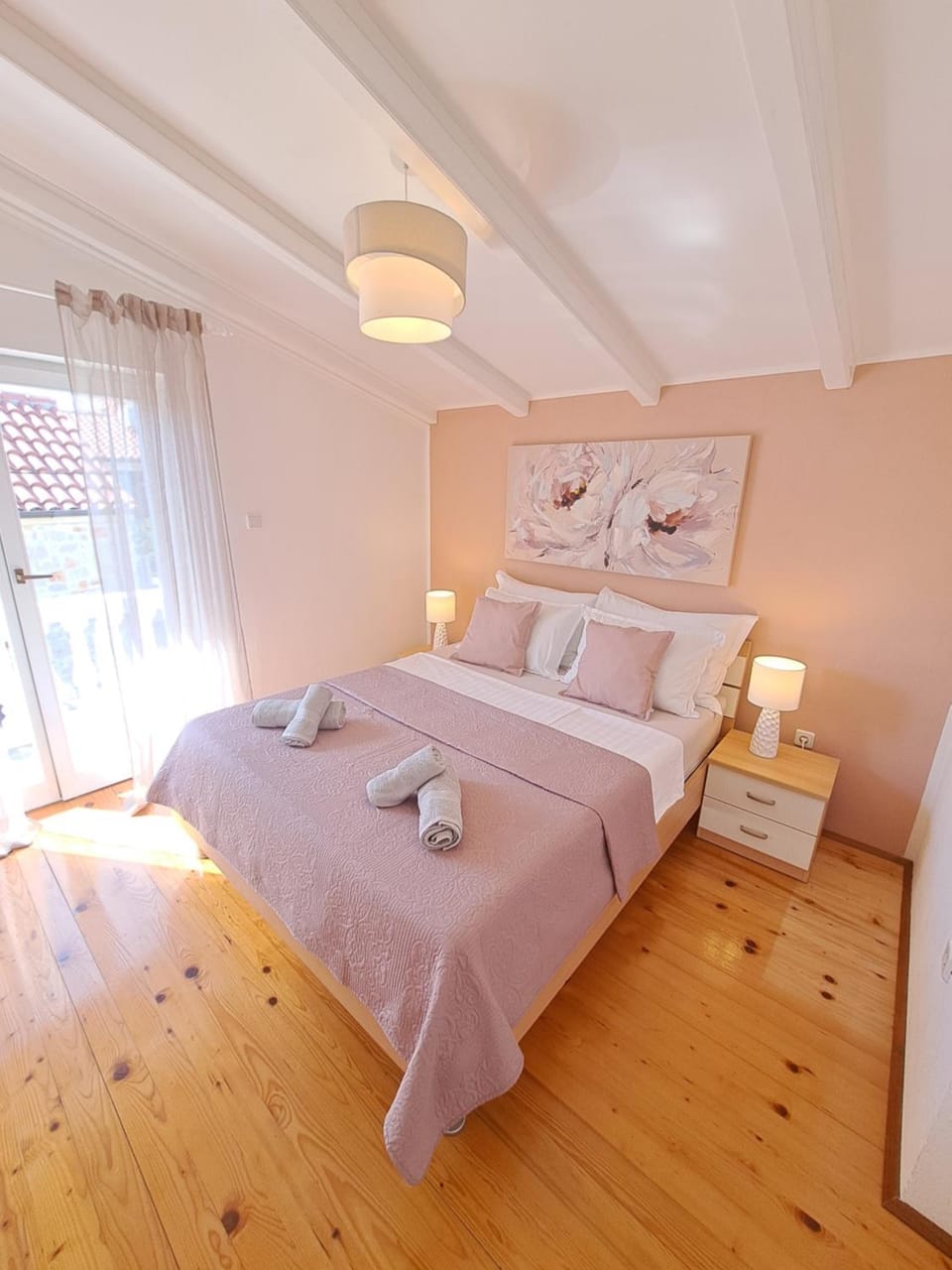 Bed, Bedroom, towels