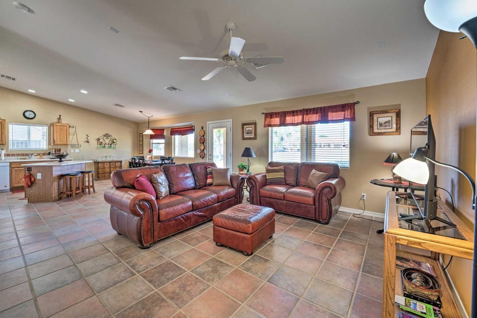 Fort Mohave Family Home w/ Golf Course Views! House in Fort Mohave