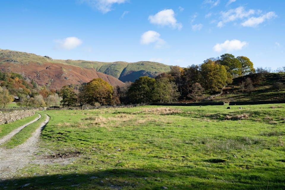 Grasmere Cottage with Stunnng Views by LetMeStay House in Allerdale District