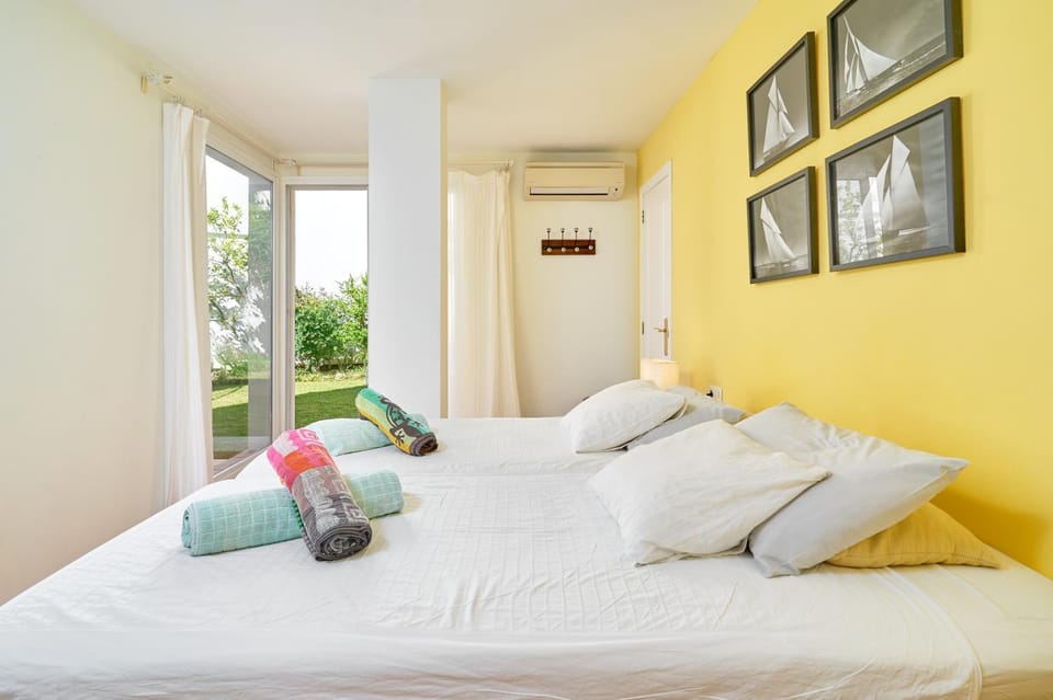 Living room, Bedroom