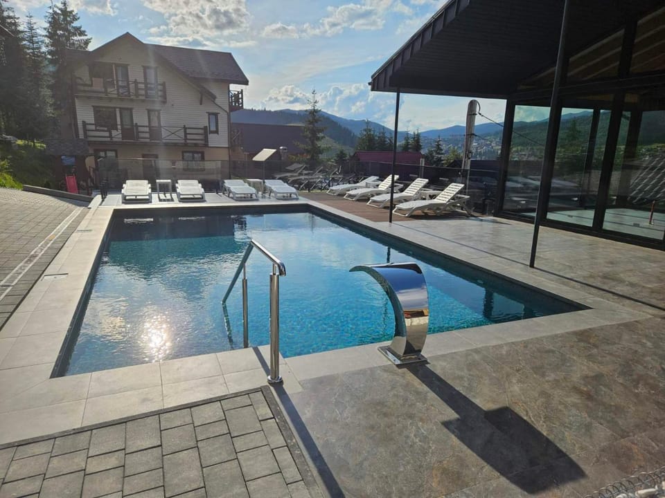 Swimming pool, Swimming pool