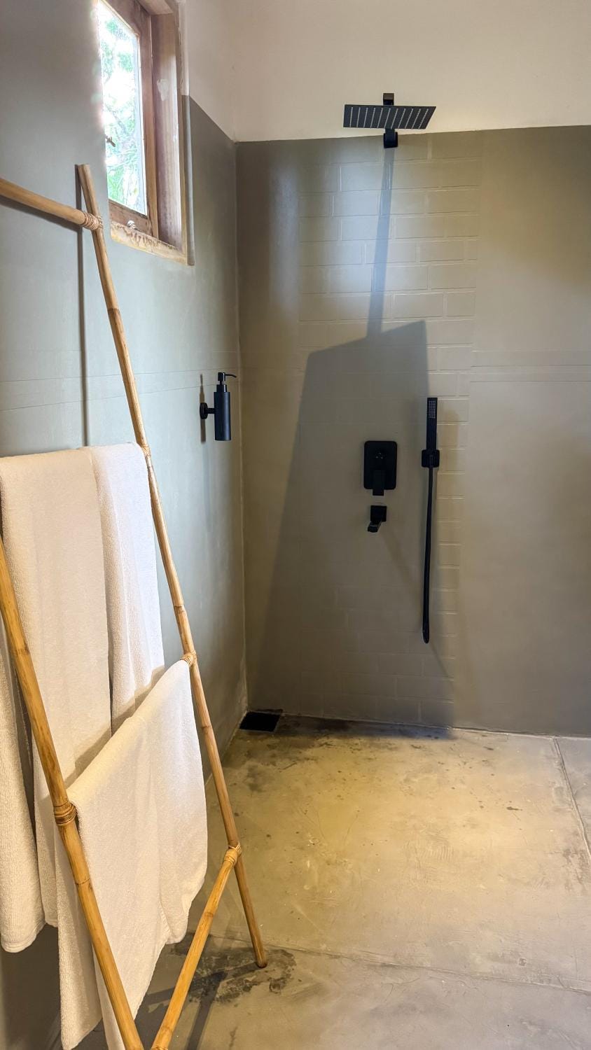 Shower, Bathroom, Photo of the whole room, towels