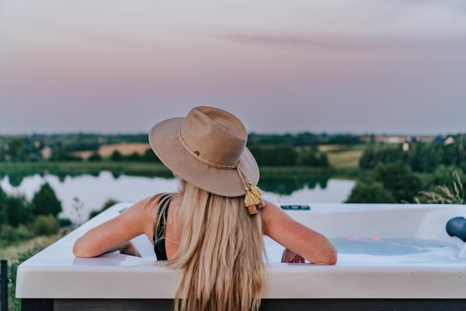 Day, Natural landscape, Hot Tub, View (from property/room), Lake view, River view, group of guests
