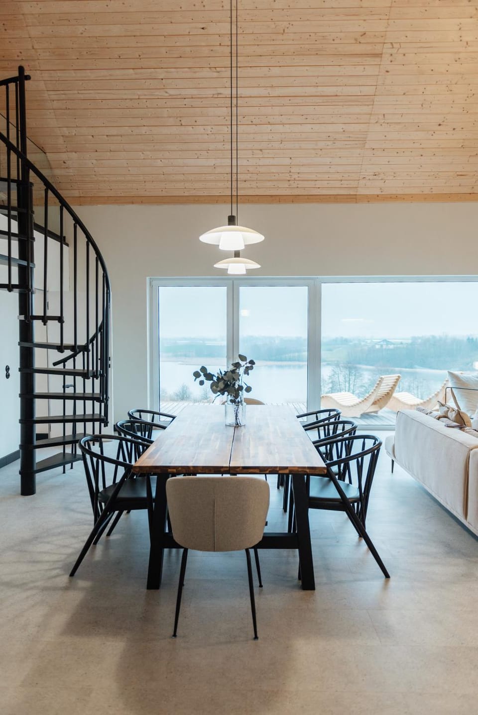 View (from property/room), Balcony/Terrace, Living room, Seating area, Dining area