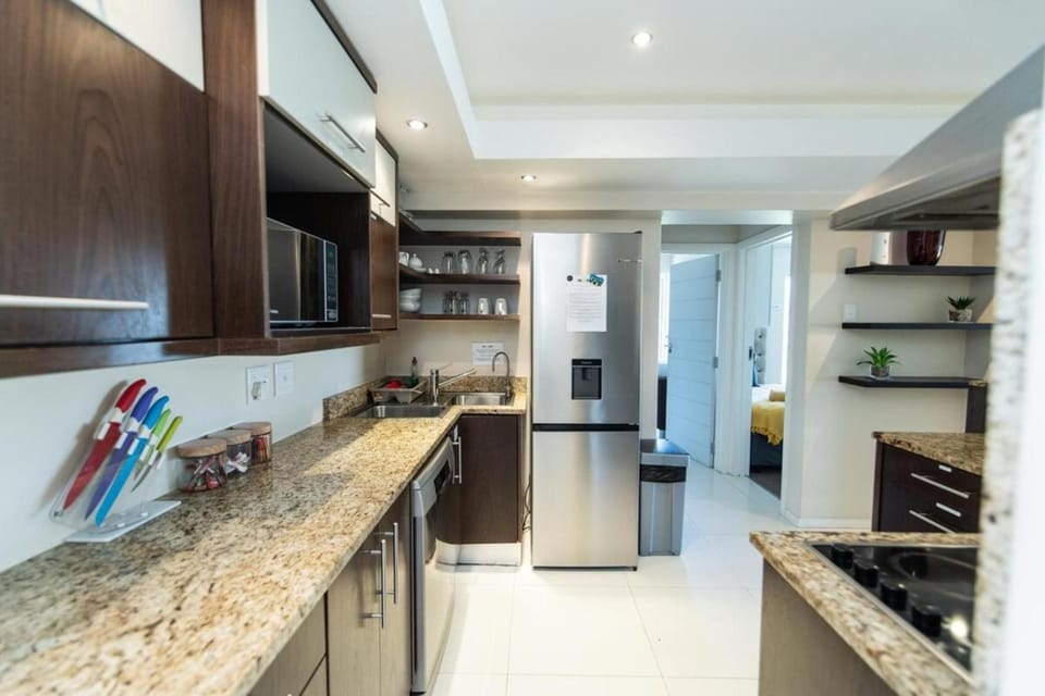 Coffee/tea facilities, Kitchen or kitchenette, dishwasher, toaster