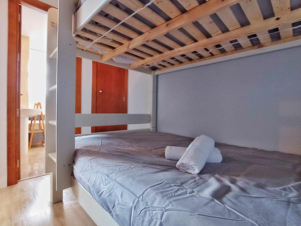 Bed, bunk bed