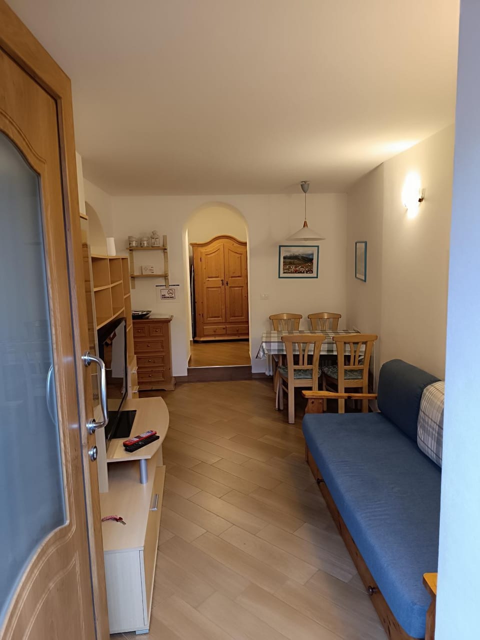TV and multimedia, Living room, Dining area