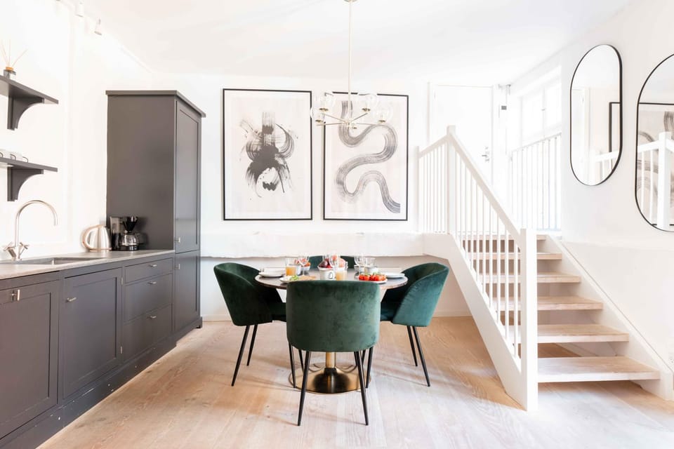 Dining area, kitchen