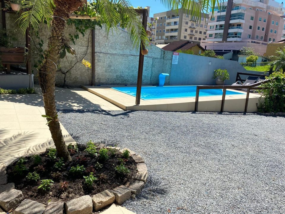 Residencial com Piscina e Jacuzzi com vista para a Natureza House in Porto Belo