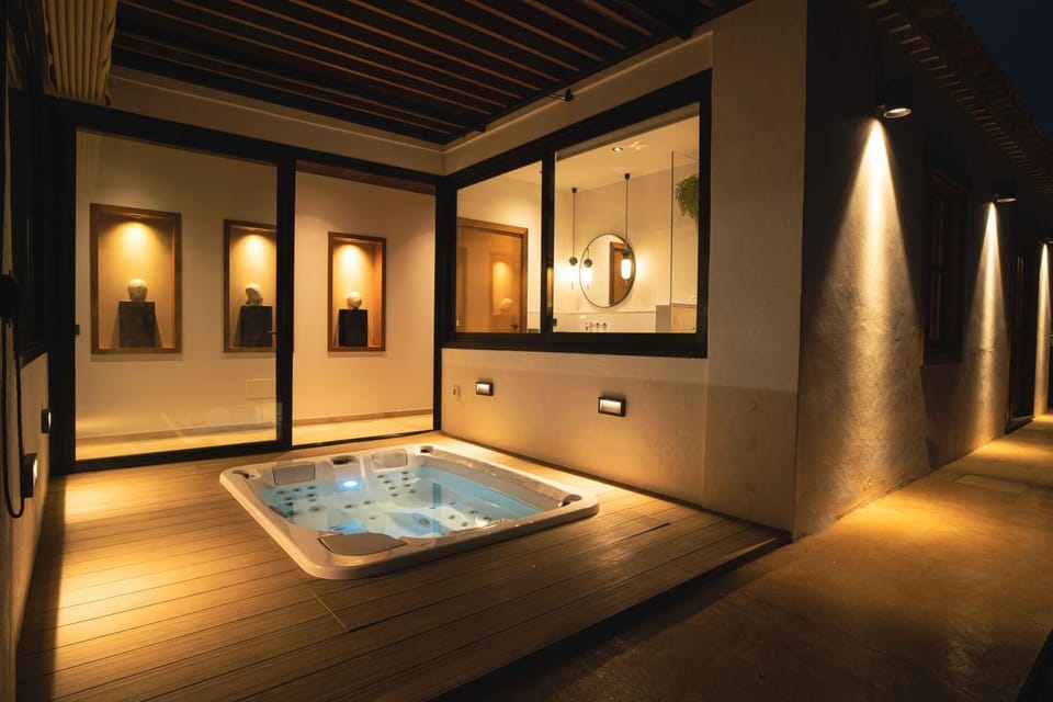 Natural landscape, Garden, Hot Tub