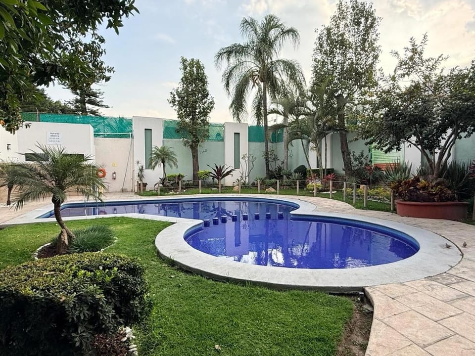 Swimming pool, Swimming pool