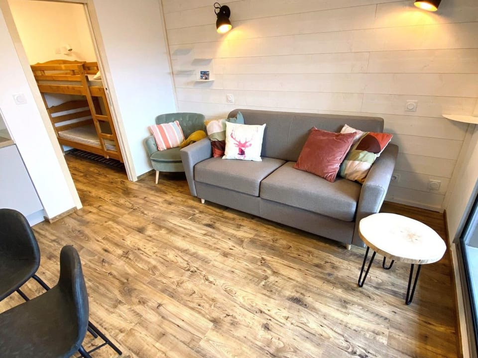 Charmant studio rénové près des pistes avec WiFi gratuit - FR-1-516-175 Apartment in Les Deux Alpes