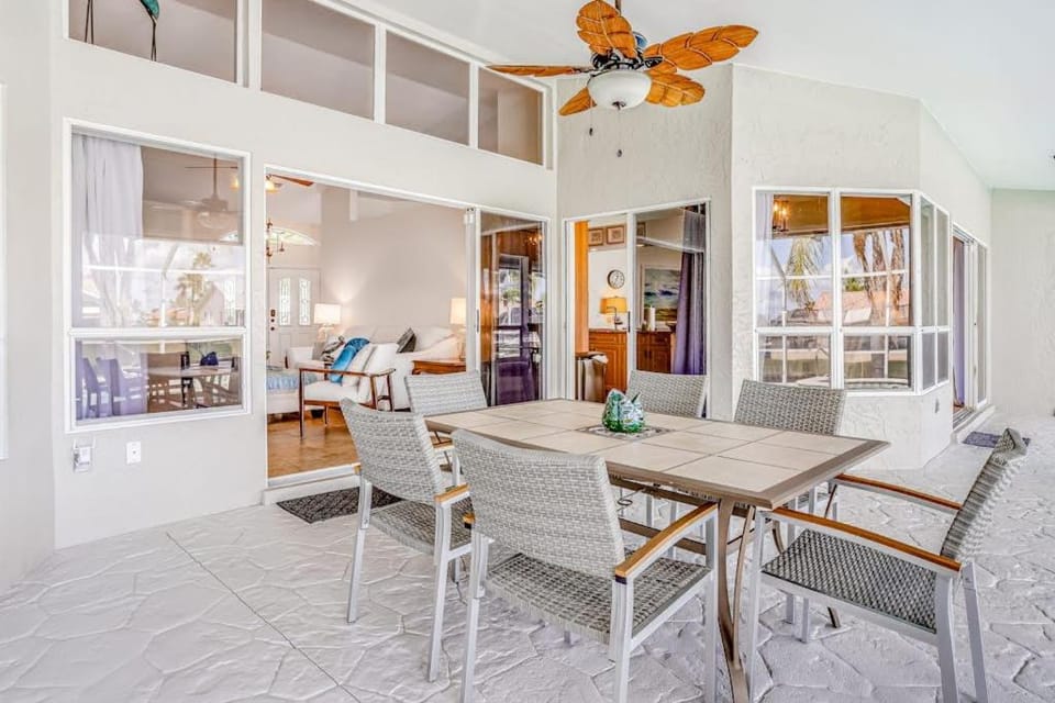 Pelican Paradise House in Cape Coral