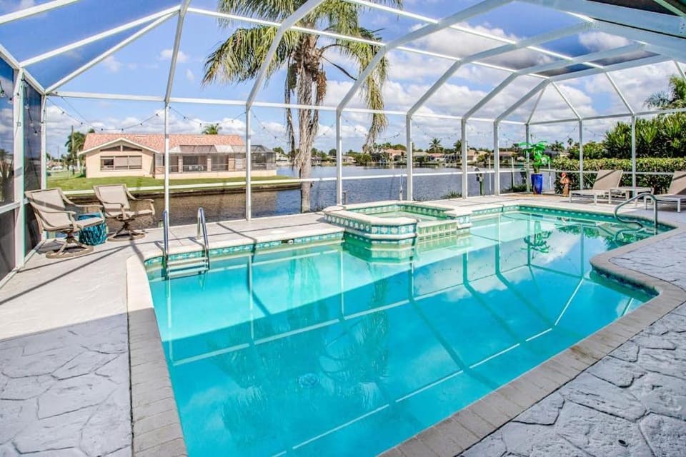 Pelican Paradise House in Cape Coral