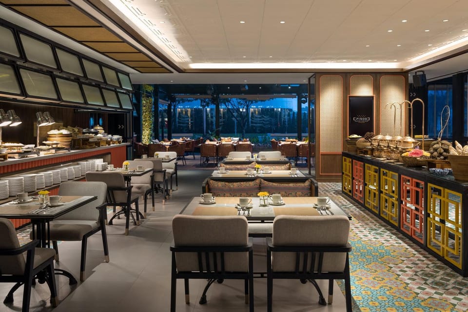 Restaurant/places to eat, Living room, Food and drinks, Banquet/Function facilities, Seating area, Food