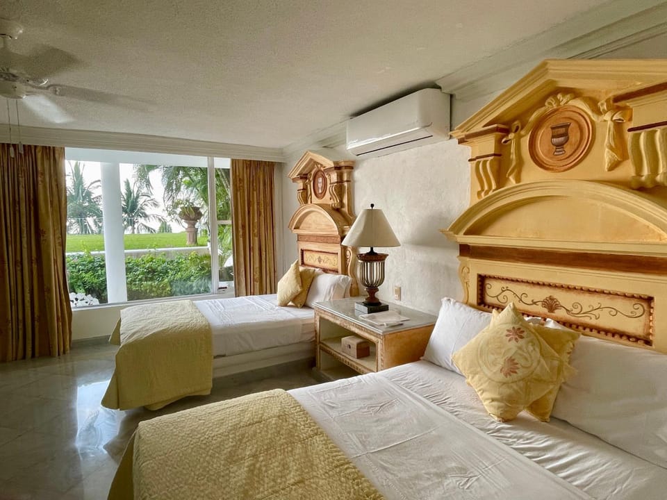 VILLA JADE LUXURY FULL SERVICE STAFF VILLA Villa in Acapulco