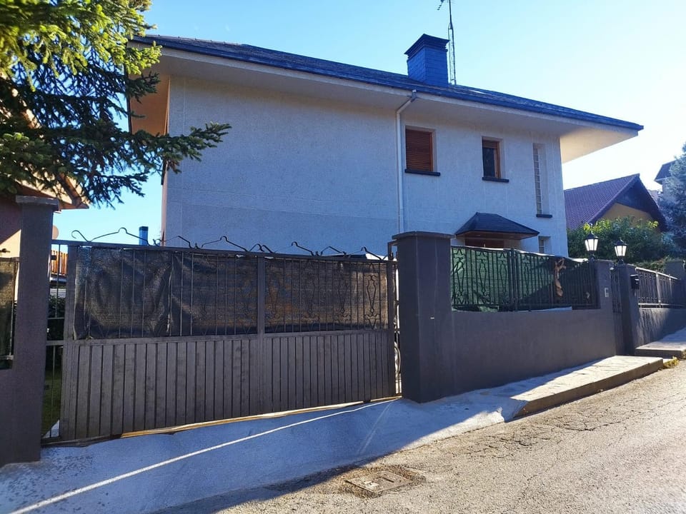 Villa San Lure Jaca House in Jaca