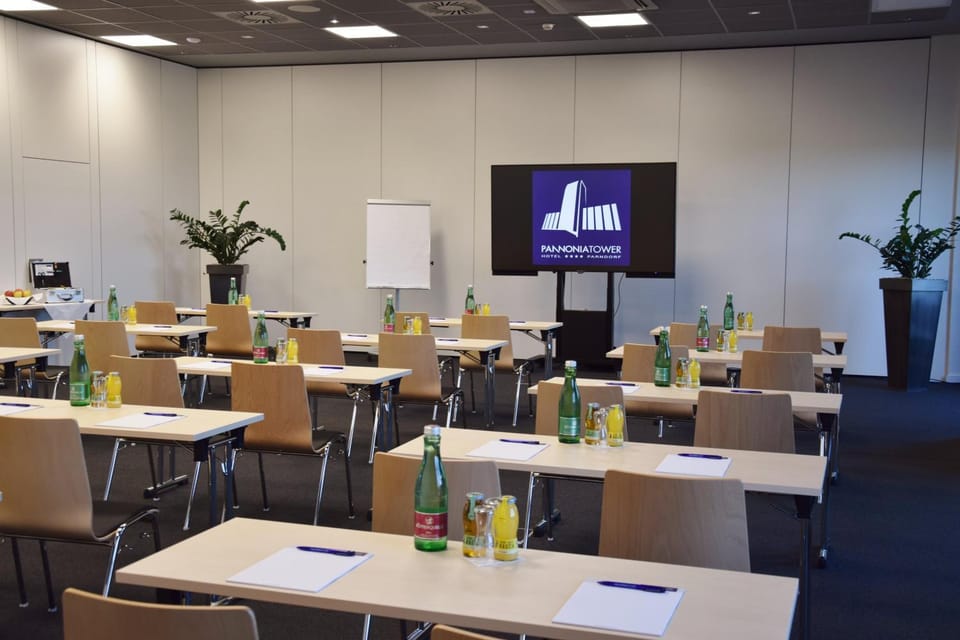 Meeting/conference room
