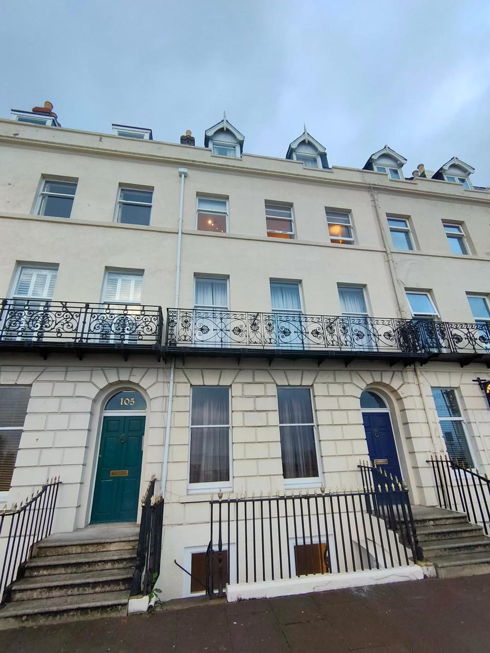 Facade/entrance