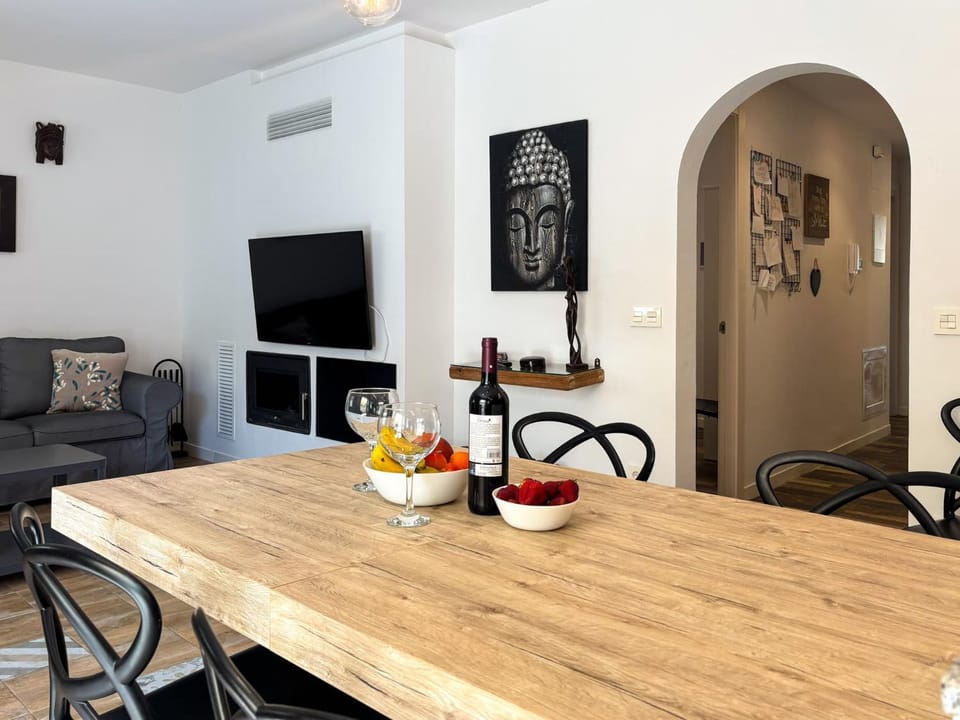 Living room, Dining area