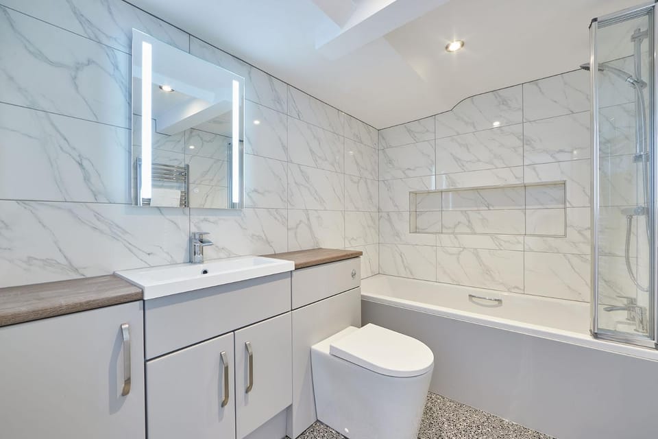 Shower, Toilet, Bathroom, Bath
