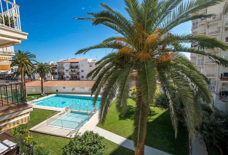 CORONADO 136 MENYBER Apartment in Nerja