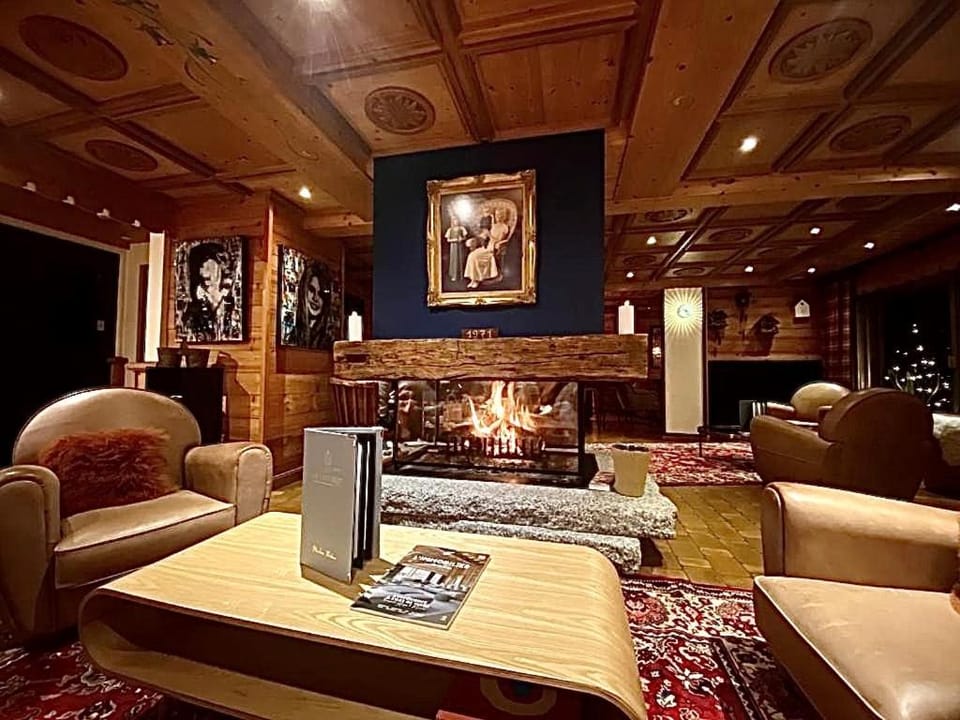 Living room, flat iron
