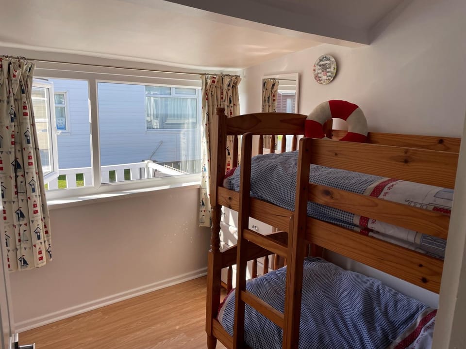 bunk bed