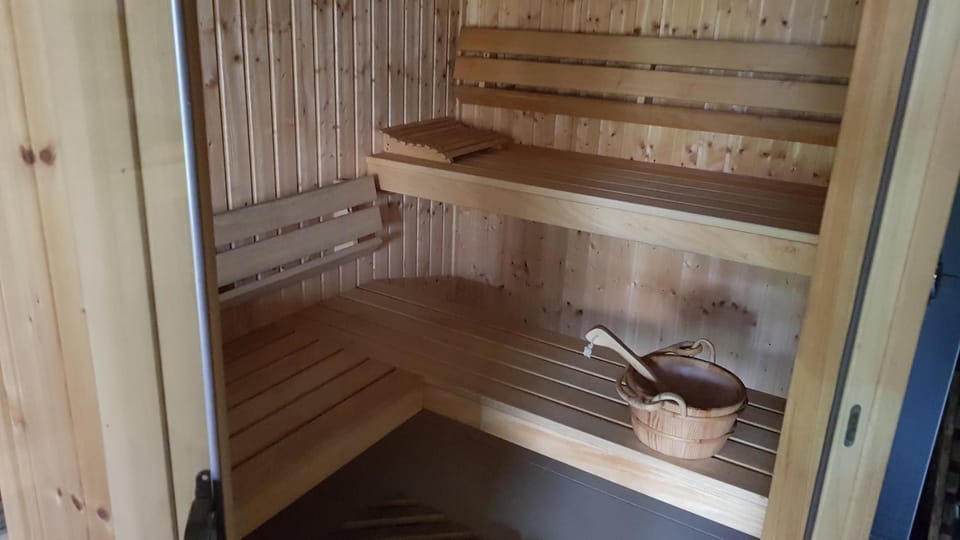 Shower, Natural landscape, Sauna, Sauna, Evening entertainment, Evening entertainment, Entertainment, Entertainment, Family, Family, Family, internet, VIP