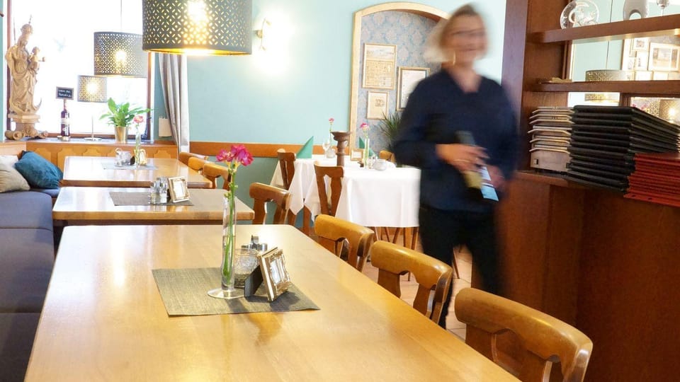 Restaurant/places to eat, Decorative detail