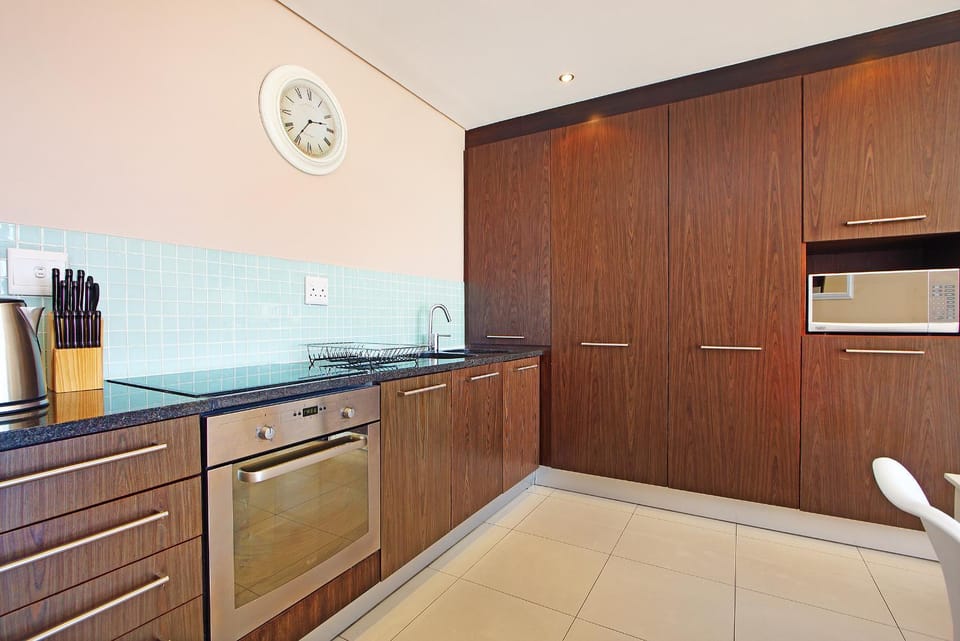 Kitchen or kitchenette, minibar, pet friendly, stove