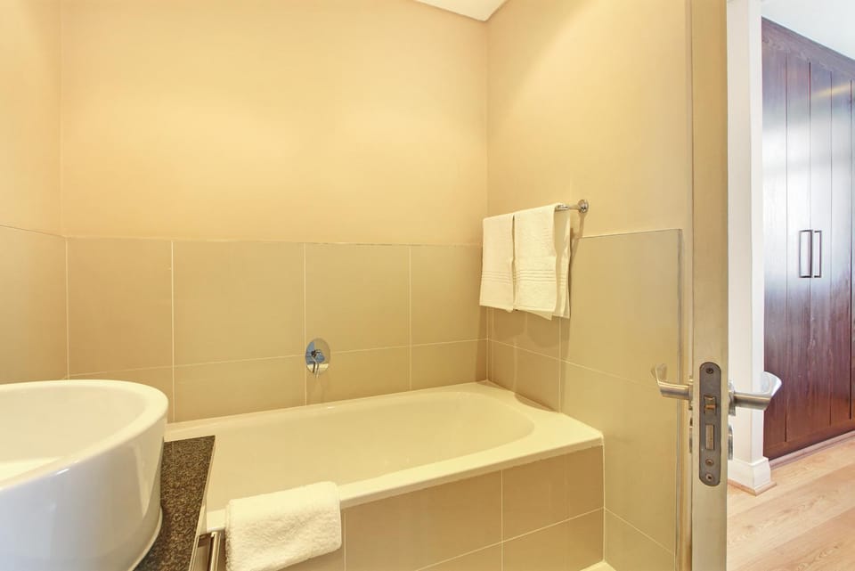 Shower, Bathroom, Bath, towels