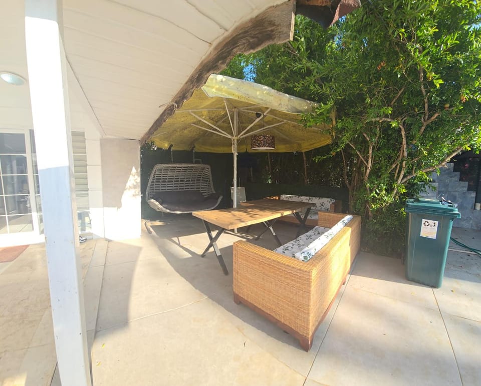 Patio, Day, Night, Winter, Summer, Seating area, Autumn, sunbed