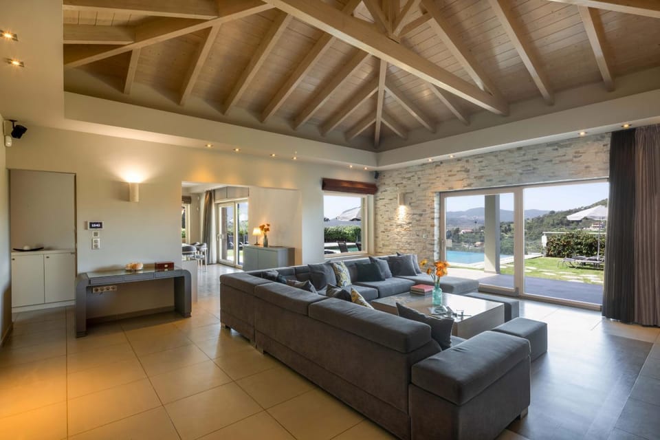 TV and multimedia, View (from property/room), Living room, Seating area, air conditioner