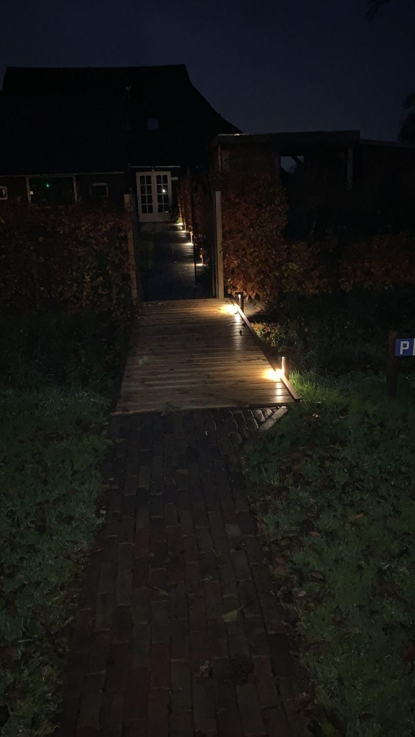 Facade/entrance, Night