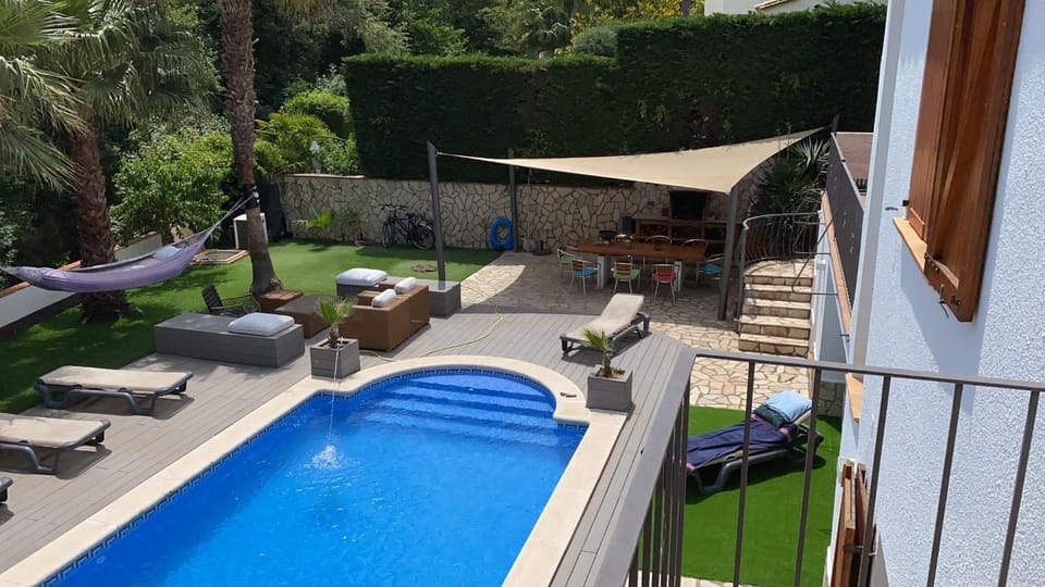 Property building, Swimming pool