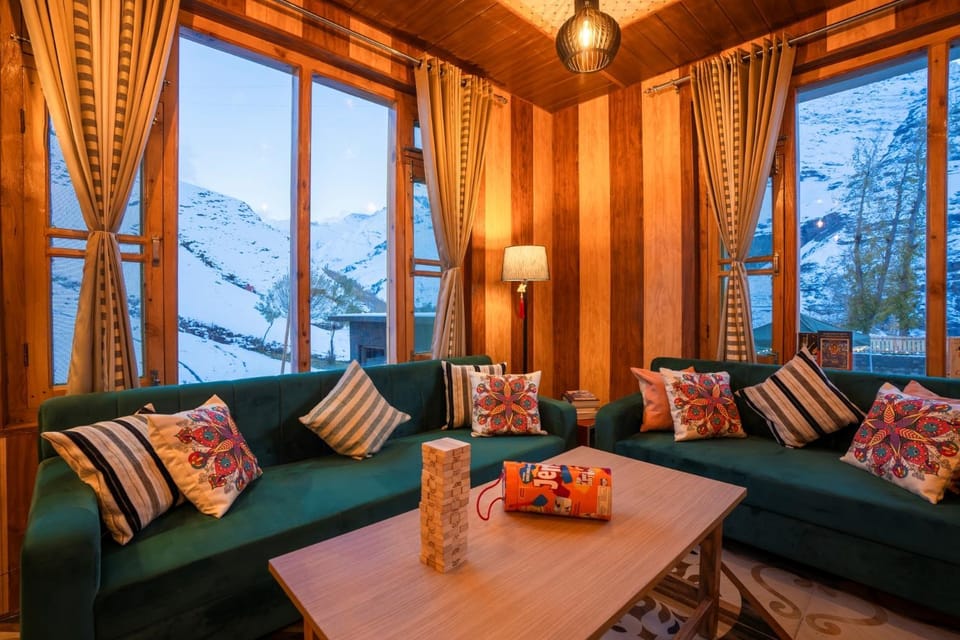 Natural landscape, Lounge or bar, Seating area, Mountain view