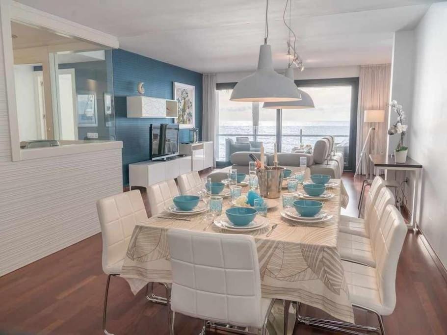 Lujoso apartamento a 1a línea del mar Apartment in Lloret de Mar