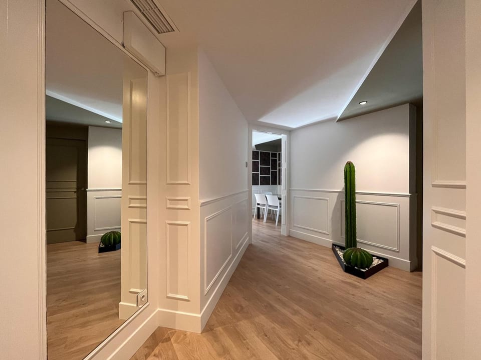 Lobby or reception, Decorative detail