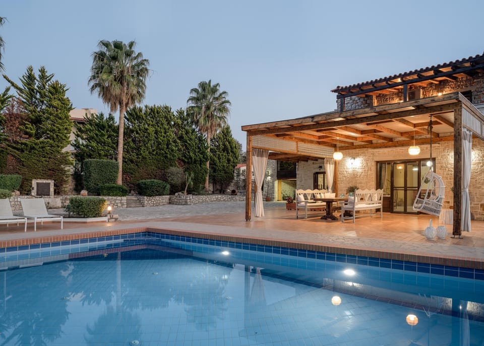 Property building, Swimming pool