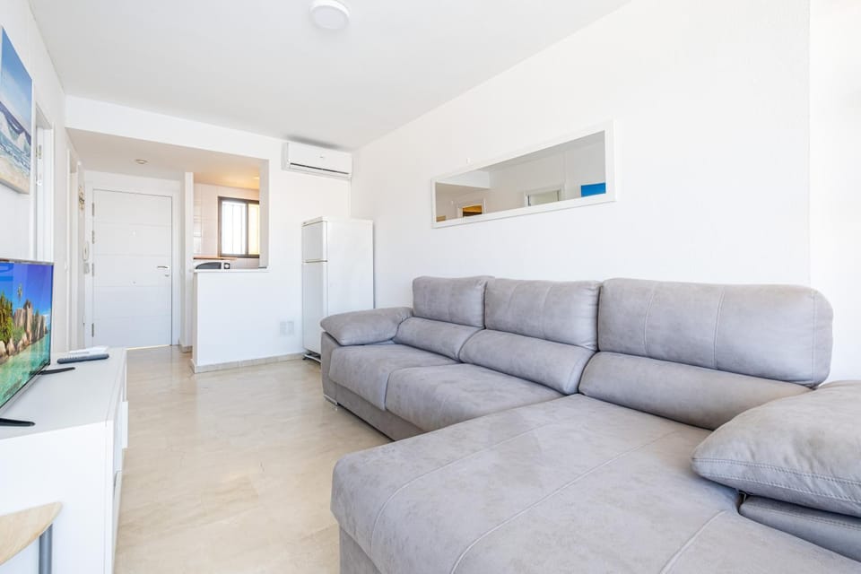 TV and multimedia, Kitchen or kitchenette, Living room, air conditioner
