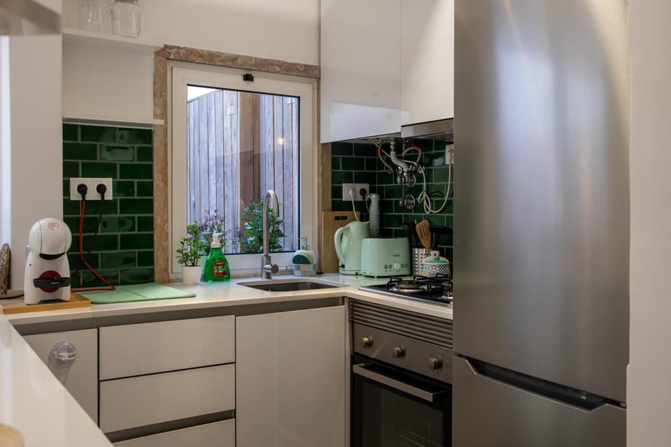 Kitchen or kitchenette, pet friendly, stove