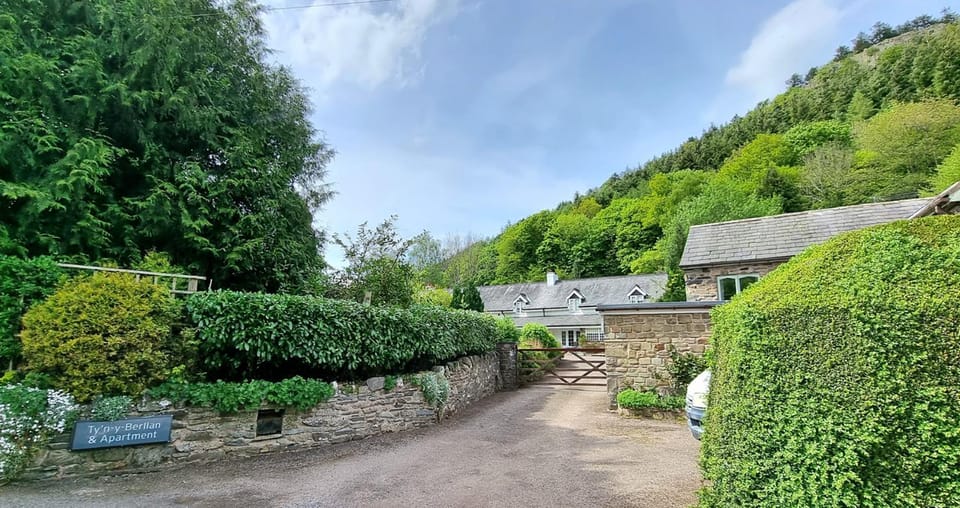 Property building, View (from property/room)