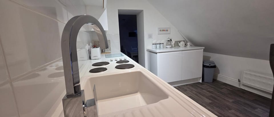 Modern and spacious 2 bedroom apartment with free parking Apartment in Wales