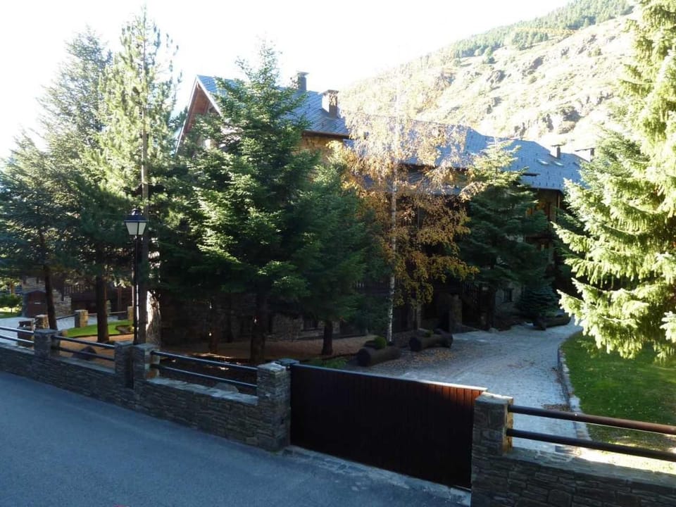 Tarter town center appartment by Renttarter Apartment in El Tarter