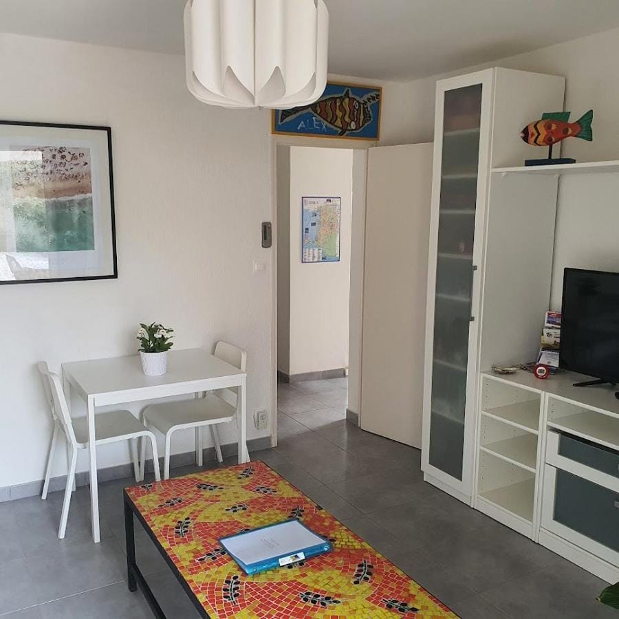 TV and multimedia, Living room, Dining area