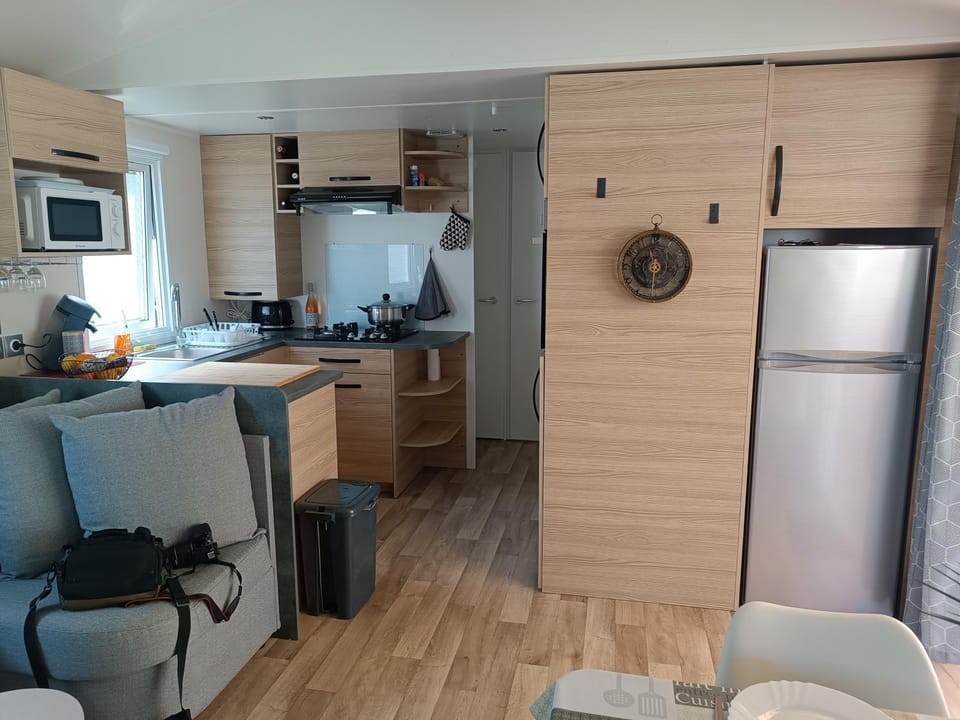 Kitchen or kitchenette, stove