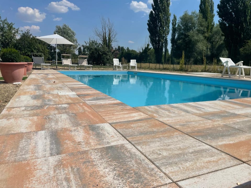 Pool view, Swimming pool, sunbed