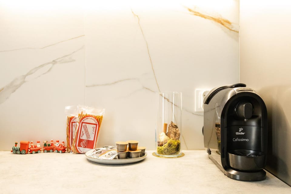 Coffee/tea facilities, Kitchen or kitchenette, Food and drinks